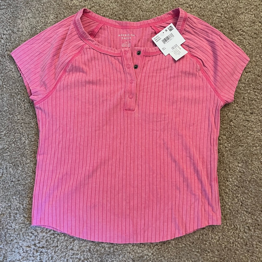 American Eagle pink crop top